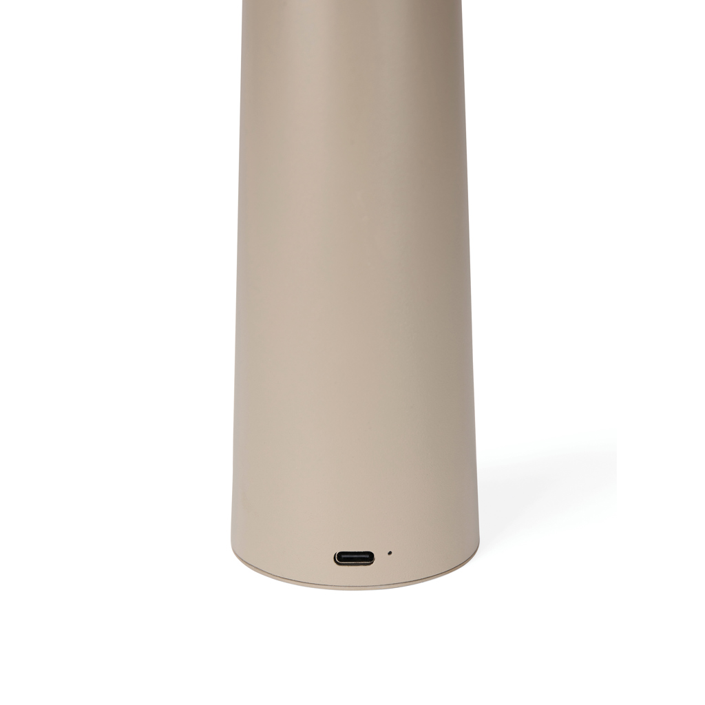 VINGA Avery RCS Tischlampe